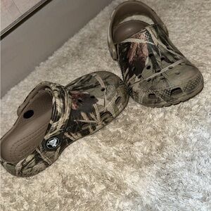 CROCS Kids' Camouflage Slippers